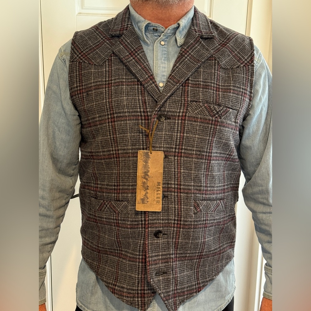 Miller Ranch presented by Cinch Men’s Western Wool Plaid Notched Vest